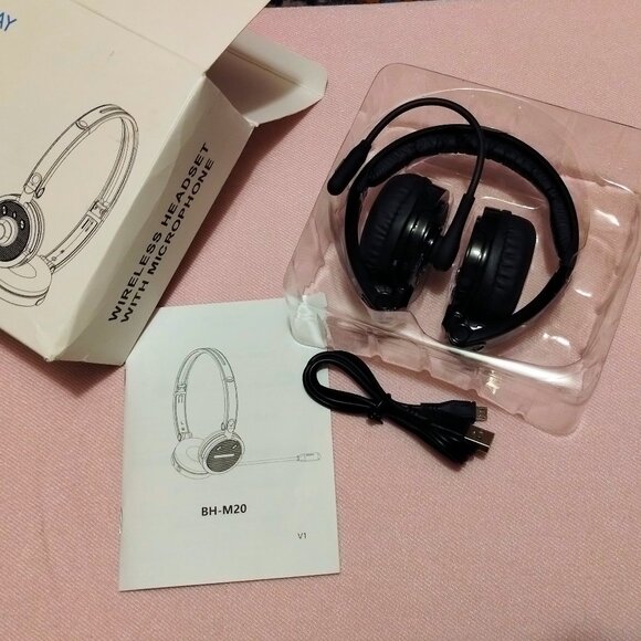 YAMAY Wireless Bluetooth Foldable Headset with Microphone - Black (BH-M20) - Picture 3 of 5